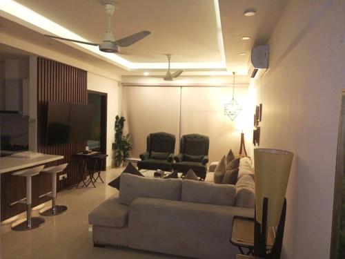Said's Suites Elysium Tower Opposite to Centaurus Mall - image 3