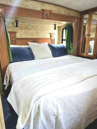 Small space on acrage in Guthrie, USA