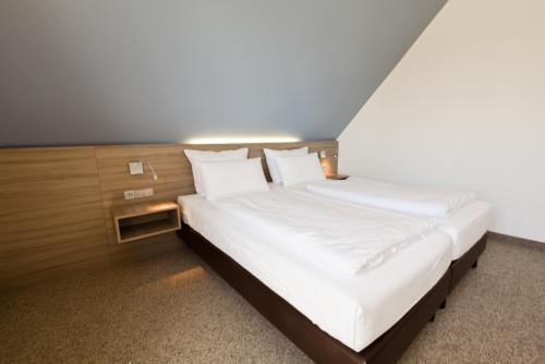 Cuxlandhotel Doppelzimmer 112 in Dorum Neufeld, Deutschland