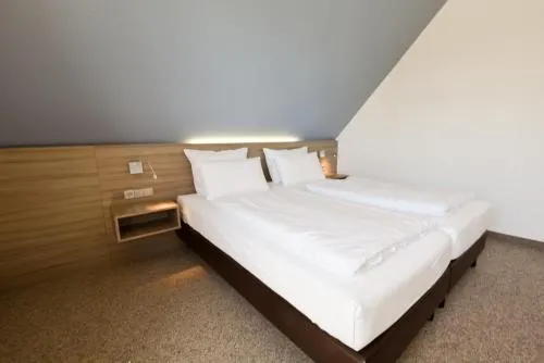 Cuxlandhotel Doppelzimmer 112 in Dorum Neufeld, Deutschland