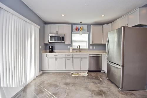 Family Tides by Beachside Management - image 12