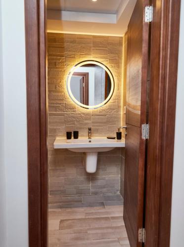 Oneplus serviced apartment