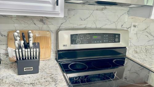 Town & Country Andover, NJ Area Apt- 2nd FL in Andover Township (NJ)