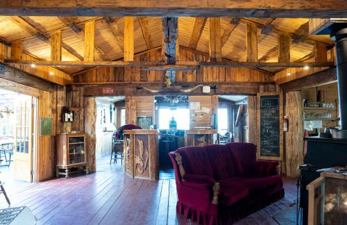 Pub/Lounge, Auberge/Chalet Griffon Aventure in Jersey Cove (QC)