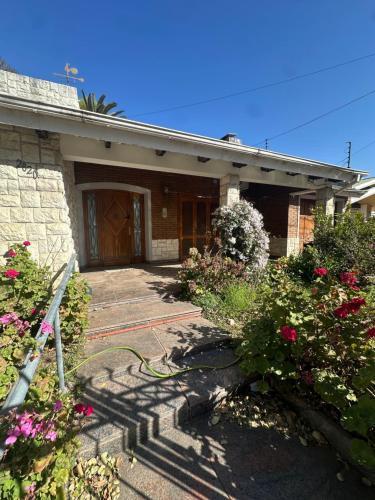 Casa 3 hab con pileta, a 5min del centro - cerca de todo