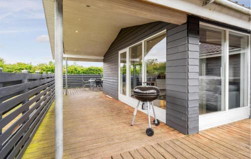 A szálláshely kívülről, Four-Bedroom Holiday Home In Tarm in Hemmet