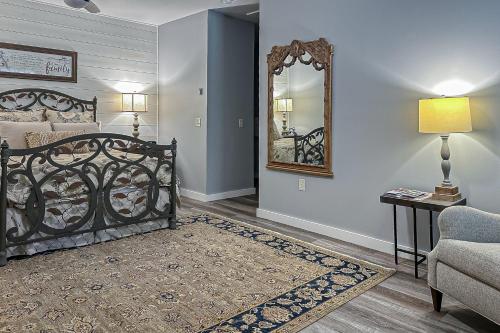 The Applegate All 3 Suites in Dillsboro, USA