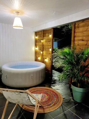 Appartement vue mer avec jacuzzi in Le Diamant