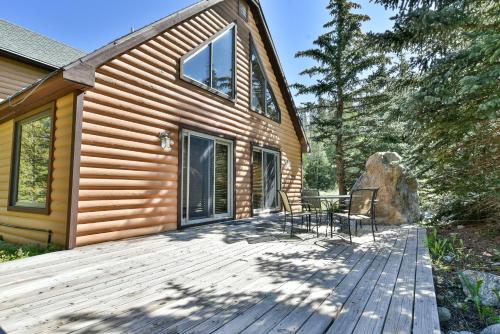 Blue River Escape Home: Peaceful, On River in Blue River