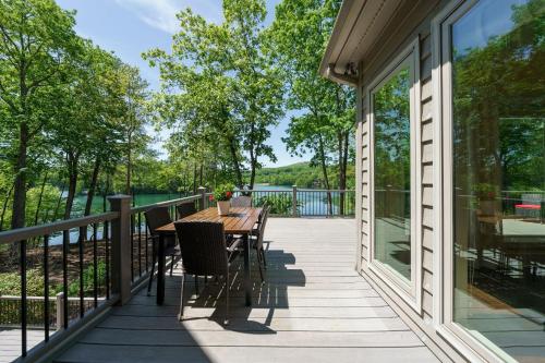 Lakeside Paradise - Luxury by the lake in Afton, USA