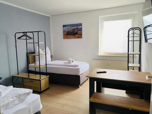 3x Doppelzimmer mit Smart TV und Netflix, große Parkplatze, free WIFI in Schkopau