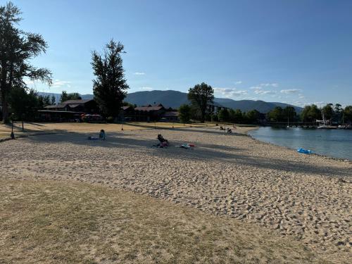 Downtown Beach & Ski Pad, Сандпойнт (фото 10)