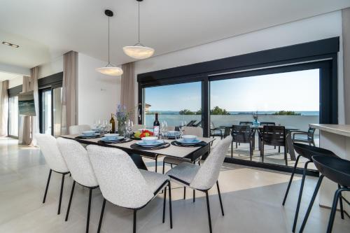 Villa Mia with Heated Pool Villa Mia with Heated Pool