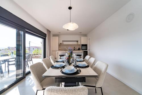 Villa Mia with Heated Pool Villa Mia with Heated Pool