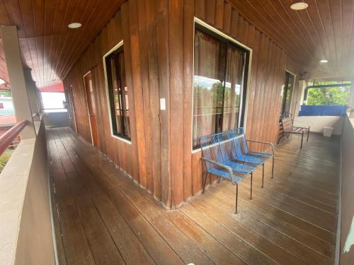 Unterkunft von außen, Hotel La Choza Inn in La Fortuna