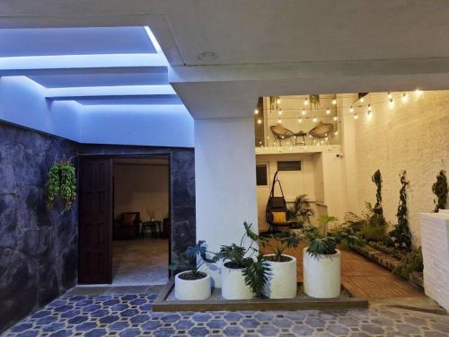 Bello y Luminoso Apto con Balcon cerca Miraflores Apto 7 near Centro Comercial Tikal Futura