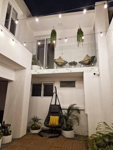 Bello y Luminoso Apto con Balcon cerca Miraflores Apto 7 near Centro Comercial Tikal Futura