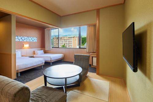 room detail thumbnail 1