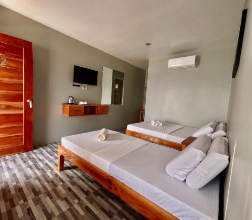 GOLDEN SUNSET INN in Isola di Siquijor