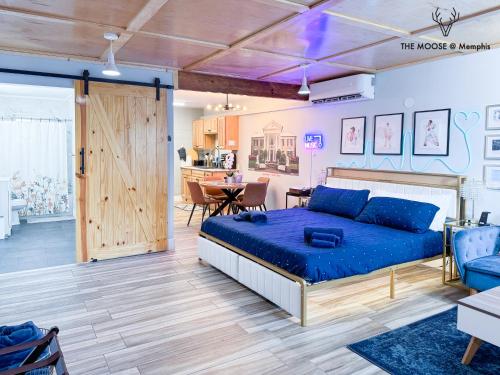The Moose #4 - Elvis Presley King Suite with Free Parking and WIFI in Memphis, Vereinigte Staaten von Amerika