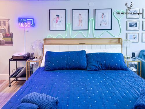 The Moose #4 - Elvis Presley King Suite with Free Parking and WIFI in Memphis, USA
