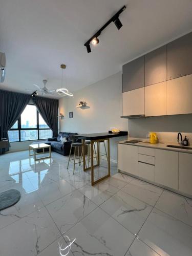 مطبخ, Cubic Botanical Suites Bangsar South by HomeBrickz in Mid Valley / Bangsar