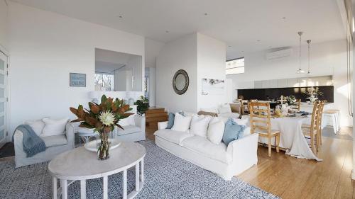 Oceans Edge Retreat in Anna Bay