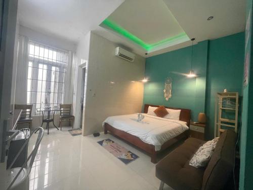 room detail thumbnail 1