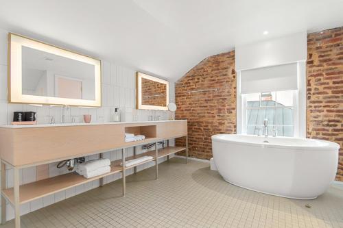 Quirk Hotel Charlottesville a Destination by Hyatt Hotel - image 14