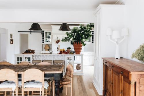 設施, Alba House in 羅伯遜