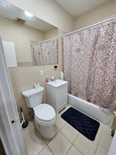 Clinton Ave Homestyle Guest Rooms in Newark, USA