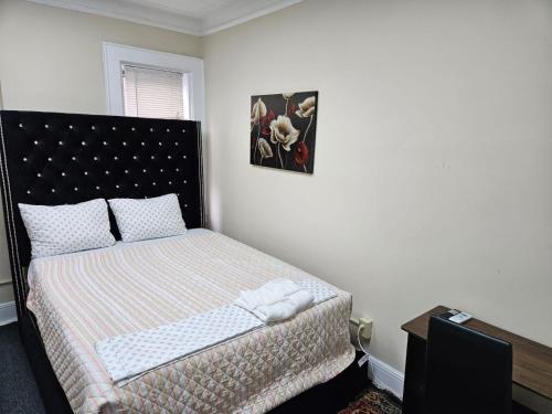 Clinton Ave Homestyle Guest Rooms in Newark, USA