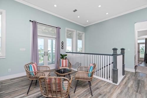 Seaside Rendezvous - Private home across from community park home - image 3