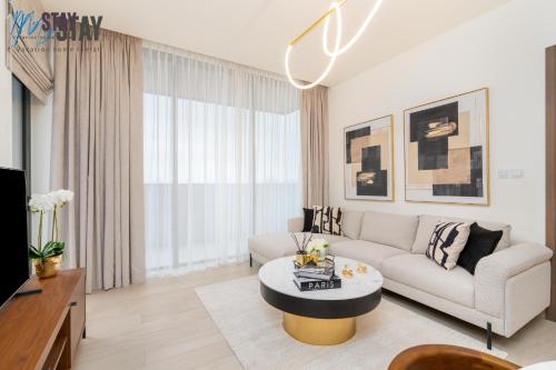 Stylish 2BR with Assistant Room - image 14