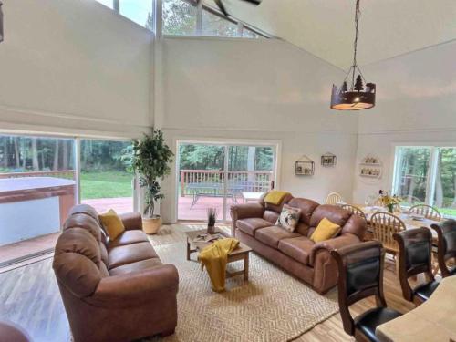 Dancing Bears 8BR 2 Hot Tub 2 Homes Location in Killington, USA