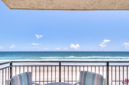 Oceanfront Paradise At Sea Fire Condos - 5B in New Smyrna Beach, USA