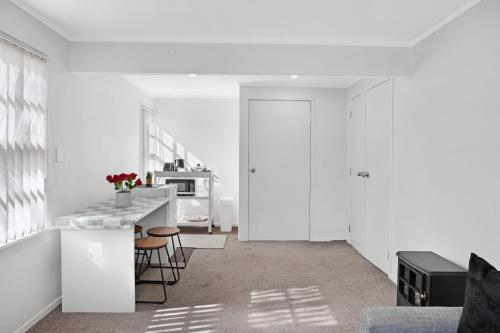 Sunny Beam Guest Suite with Parking and Kitchenette, Auckland (photo 7)
