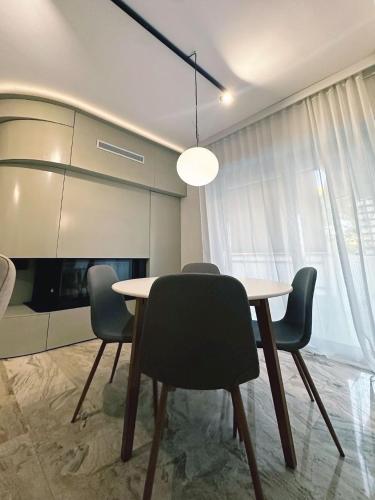 Seaside Charming Apartment in Alimos, Atene (foto 10)