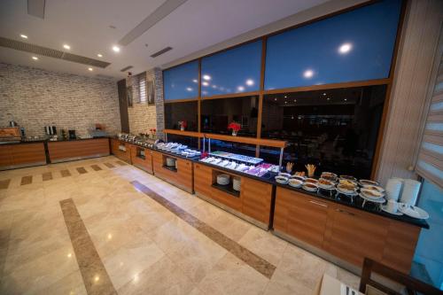 Храна и напитки, Grand İtimat Hotel in Akdeniz University