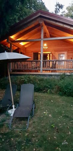Blockhaus Chalet mit beheizbarem Badefass und Infrarotsauna auf der Terrasse in 巴德 塔茲曼斯多夫