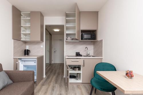 Kitchen, SKYLINE PRAGUE Apartments in Prague 11