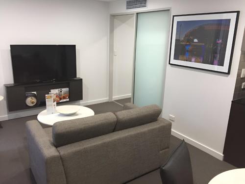 One-Bedroom Apartment image 4