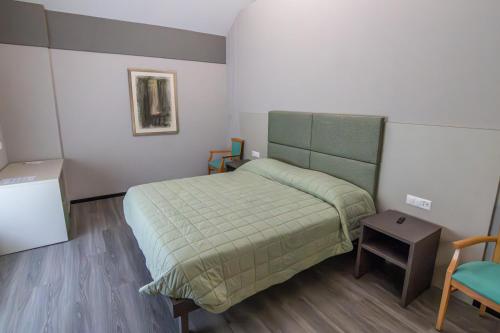 2 bedrooms, 4 beds