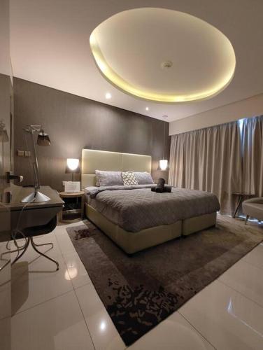 2BR Tower D Paramount Apartment, Dubaj