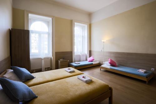 East Private Rooms - image 11