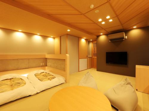 room detail thumbnail 1