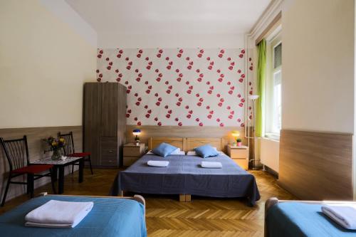 East Station Private Rooms & Apartments - image 14