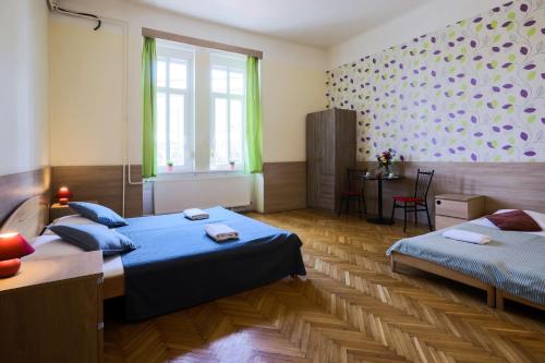 East Station Private Rooms & Apartments - image 11