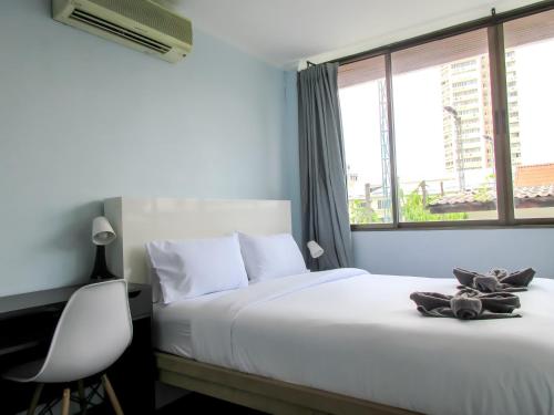 420 Hostel - Ekkamai Buds & Beds Room Type - Queen Suite