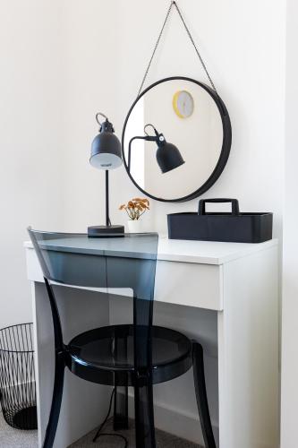 Luxury Apt Near Canary Wharf - image 12
